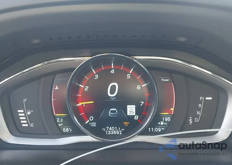 2016 Volvo Xc60 T6 Platinum из США, поврежденный, VIN YV4902RM6G2780123